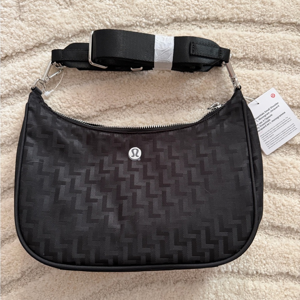lululemon City essentials 3L shoulder bag